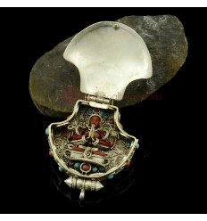 FINE QUALITY TIBETAN BUDDHIST RITUAL SACRED GREEN TARA GHAU PRAYER BOX SILVER PENDANT FROM PATAN, NEPAL